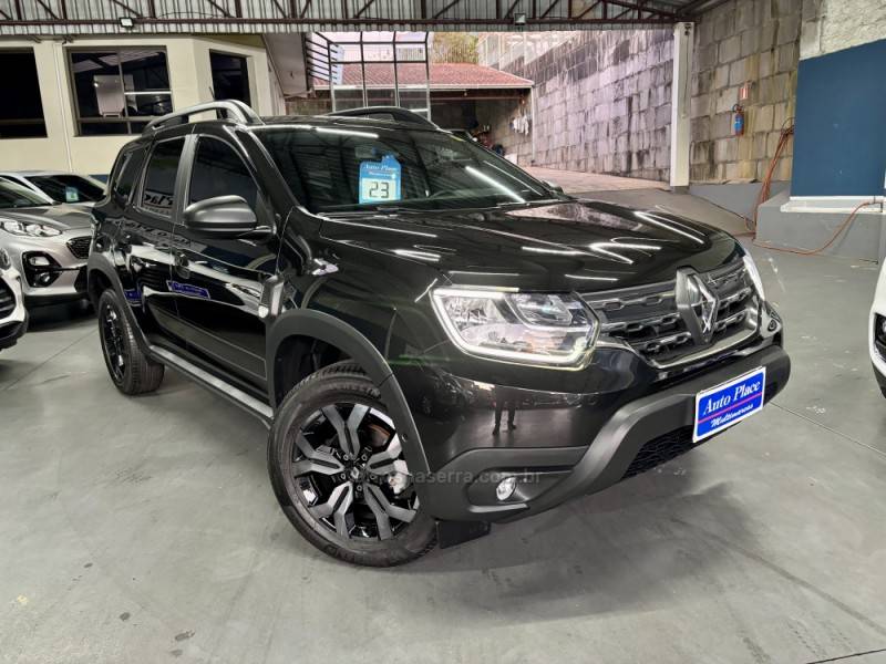 RENAULT - DUSTER - 2022/2023 - Preta - R$ 109.900,00