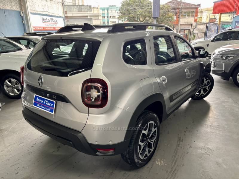 RENAULT - DUSTER - 2023/2024 - Prata - R$ 109.900,00