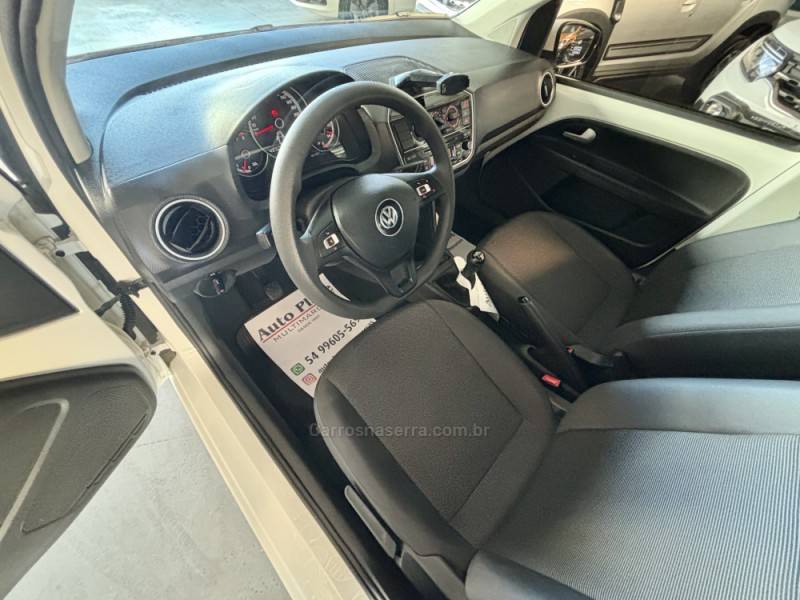 VOLKSWAGEN - UP - 2019/2020 - Branca - R$ 62.900,00