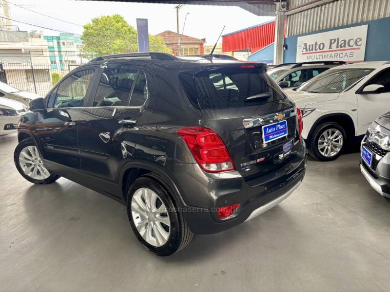 CHEVROLET - TRACKER - 2018/2019 - Cinza - R$ 90.900,00
