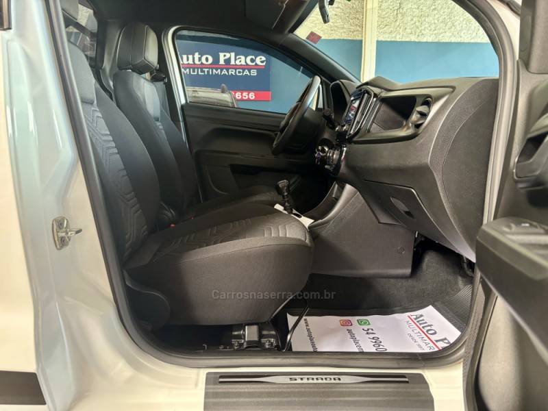 FIAT - STRADA - 2021/2022 - Branca - R$ 81.900,00