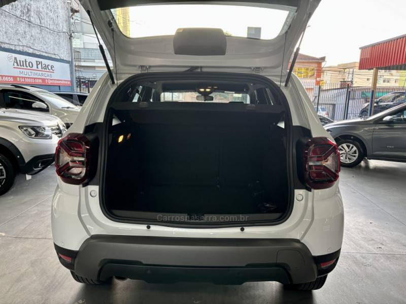 RENAULT - DUSTER - 2025/2026 - Branca - R$ 129.900,00
