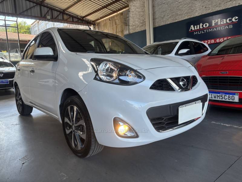 NISSAN - MARCH - 2015/2016 - Branca - R$ 40.000,00