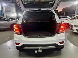 CHEVROLET - TRACKER - 2017/2018 - Branca - R$ 92.900,00