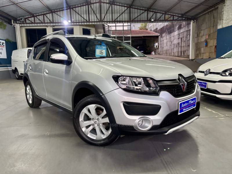 RENAULT - SANDERO - 2015/2016 - Prata - R$ 44.900,00