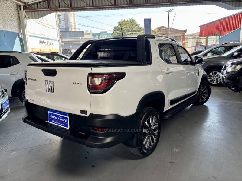 FIAT - STRADA - 2024/2025 - Branca - R$ 135.900,00