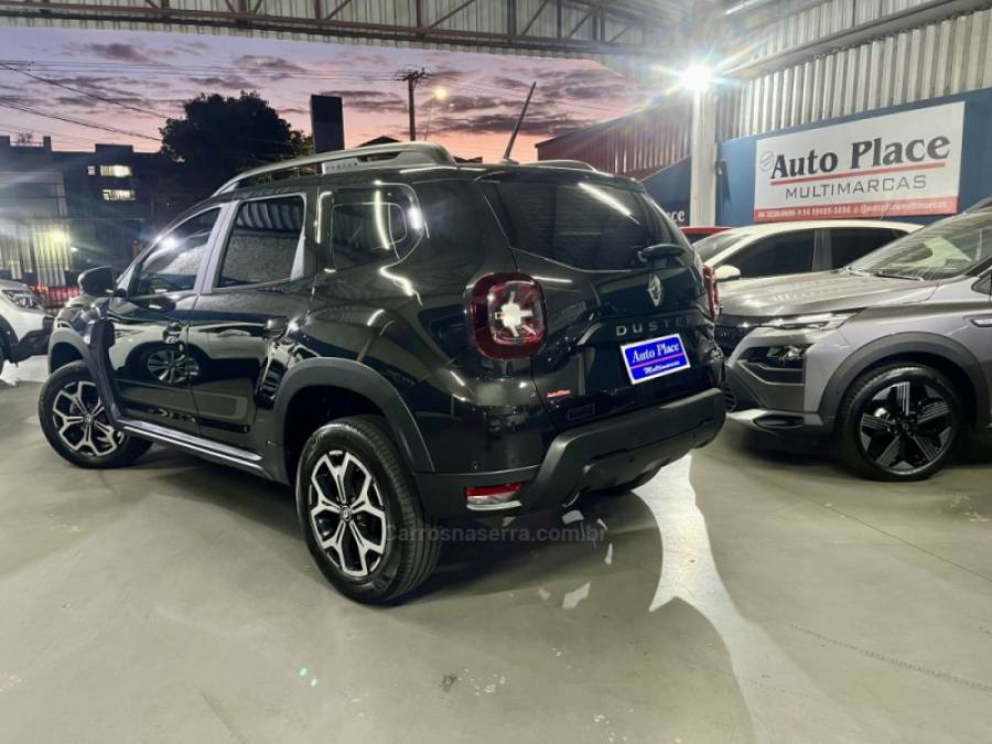 RENAULT - DUSTER - 2022/2023 - Preta - R$ 108.900,00