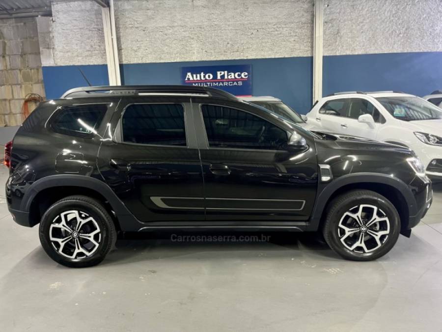 RENAULT - DUSTER - 2022/2023 - Preta - R$ 108.900,00