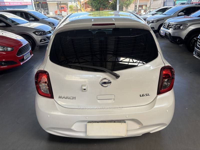 NISSAN - MARCH - 2015/2016 - Branca - R$ 40.000,00