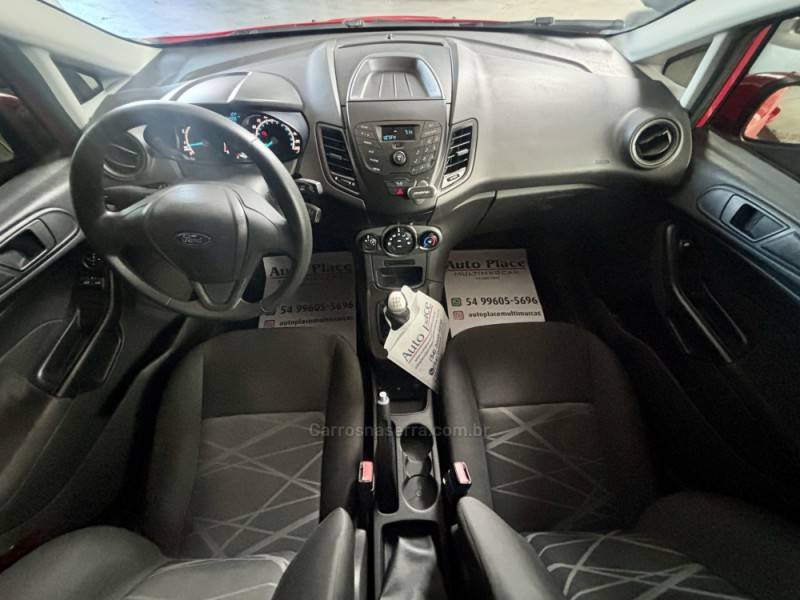 FORD - FIESTA - 2015/2015 - Vermelha - R$ 47.900,00