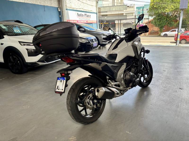 HONDA - NC 750X - 2021/2022 - Branca - R$ 54.900,00
