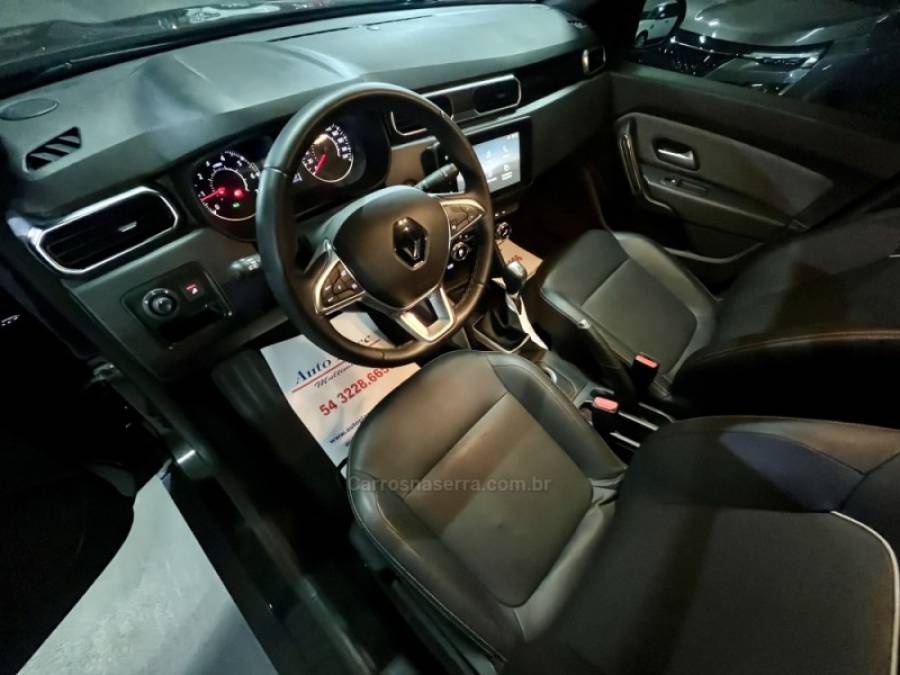 RENAULT - DUSTER - 2022/2023 - Preta - R$ 108.900,00