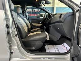 RENAULT - SANDERO - 2021/2022 - Prata - Sob Consulta