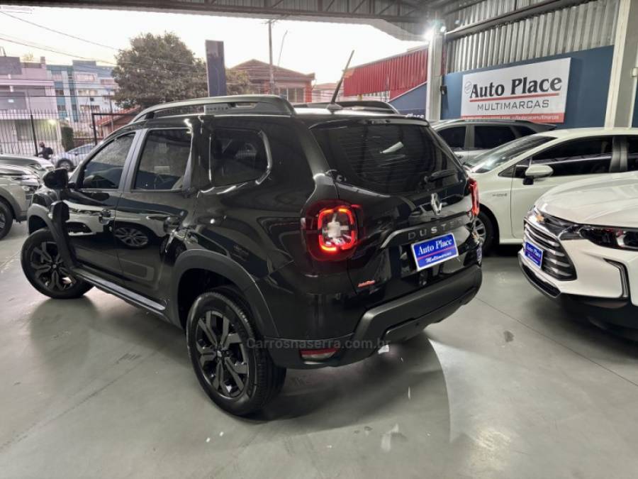 RENAULT - DUSTER - 2022/2023 - Preta - R$ 109.900,00