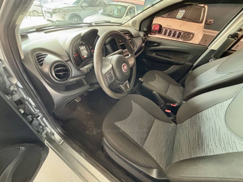 FIAT - UNO - 2017/2017 - Cinza - R$ 39.900,00