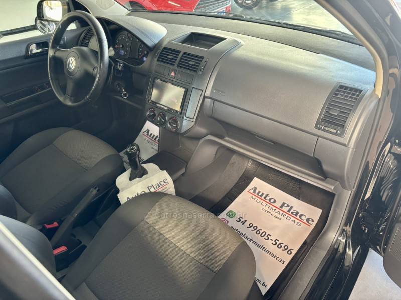 VOLKSWAGEN - POLO SEDAN - 2007/2008 - Preta - R$ 33.900,00
