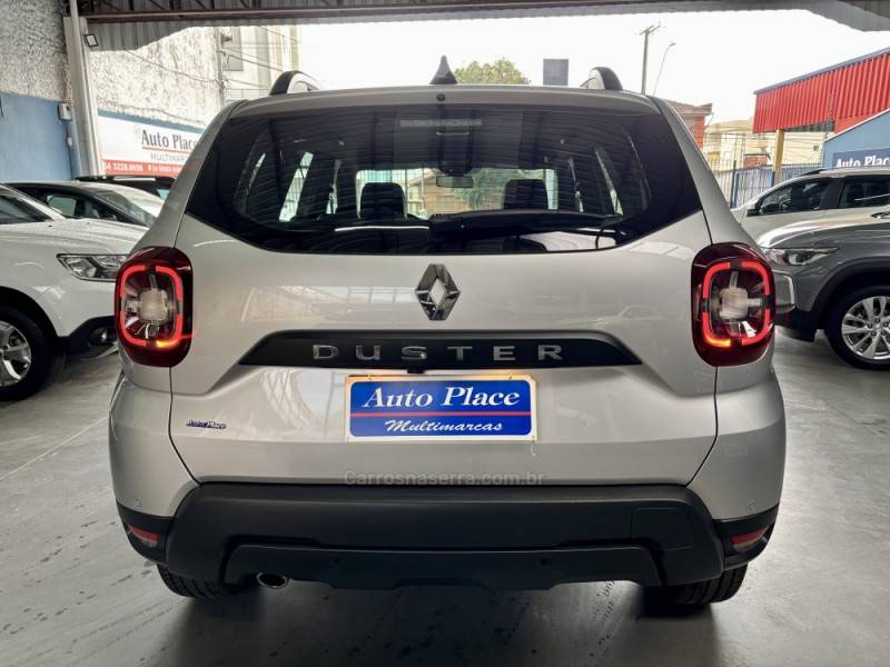 RENAULT - DUSTER - 2023/2024 - Prata - R$ 109.900,00