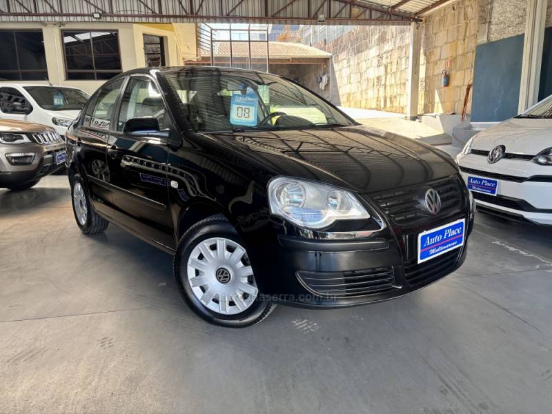 VOLKSWAGEN - POLO SEDAN - 2007/2008 - Preta - R$ 33.900,00