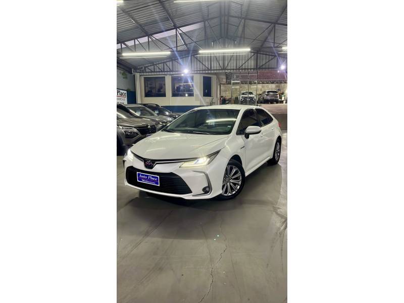TOYOTA - COROLLA - 2020/2021 - Branca - R$ 124.900,00