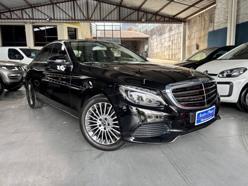 MERCEDES-BENZ - C 180 - 2017/2017 - Preta - R$ 129.900,00