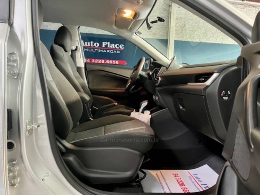 CHEVROLET - TRACKER - 2022/2023 - Prata - R$ 109.900,00