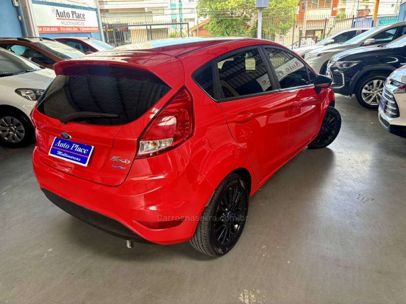 FORD - FIESTA - 2015/2015 - Vermelha - R$ 47.900,00