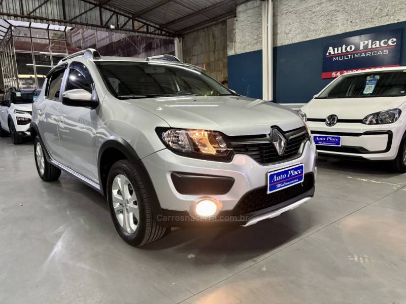 RENAULT - SANDERO - 2015/2016 - Prata - R$ 44.900,00