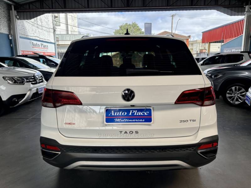 VOLKSWAGEN - TAOS - 2022/2022 - Branca - R$ 153.900,00