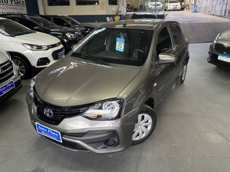 TOYOTA - ETIOS - 2019/2020 - Cinza - Sob Consulta
