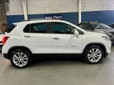 CHEVROLET - TRACKER - 2017/2018 - Branca - R$ 94.900,00