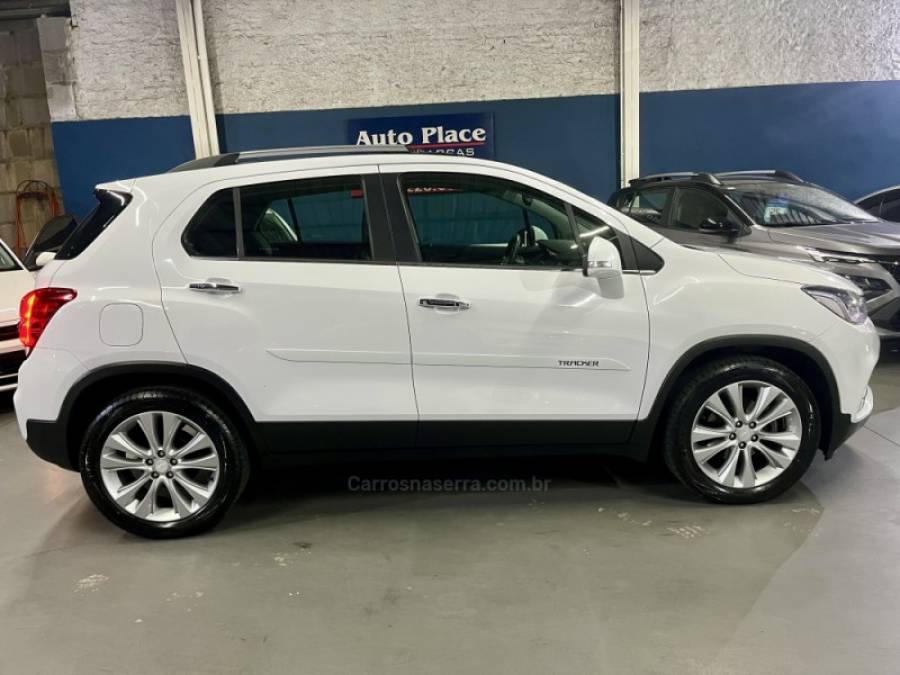 CHEVROLET - TRACKER - 2017/2018 - Branca - R$ 94.900,00