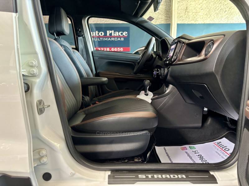 FIAT - STRADA - 2024/2025 - Branca - R$ 135.900,00
