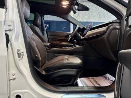 JEEP - COMMANDER - 2022/2022 - Branca - R$ 185.900,00