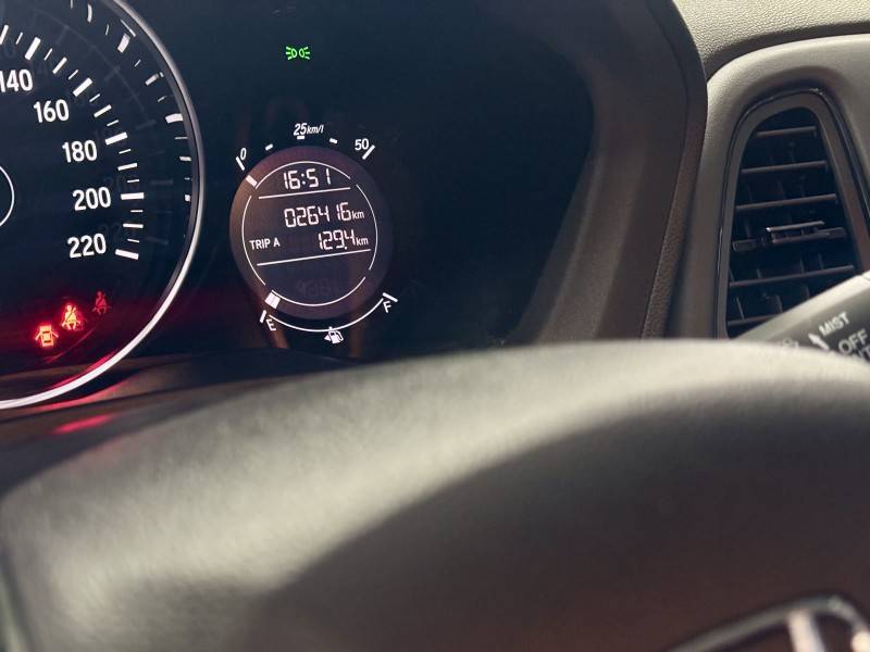 HONDA - HR-V - 2021/2021 - Branca - R$ 115.900,00