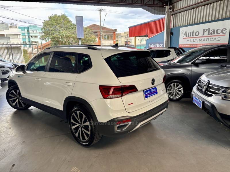 VOLKSWAGEN - TAOS - 2022/2022 - Branca - R$ 153.900,00