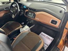 CHEVROLET - ONIX - 2016/2017 - Laranja - R$ 61.900,00