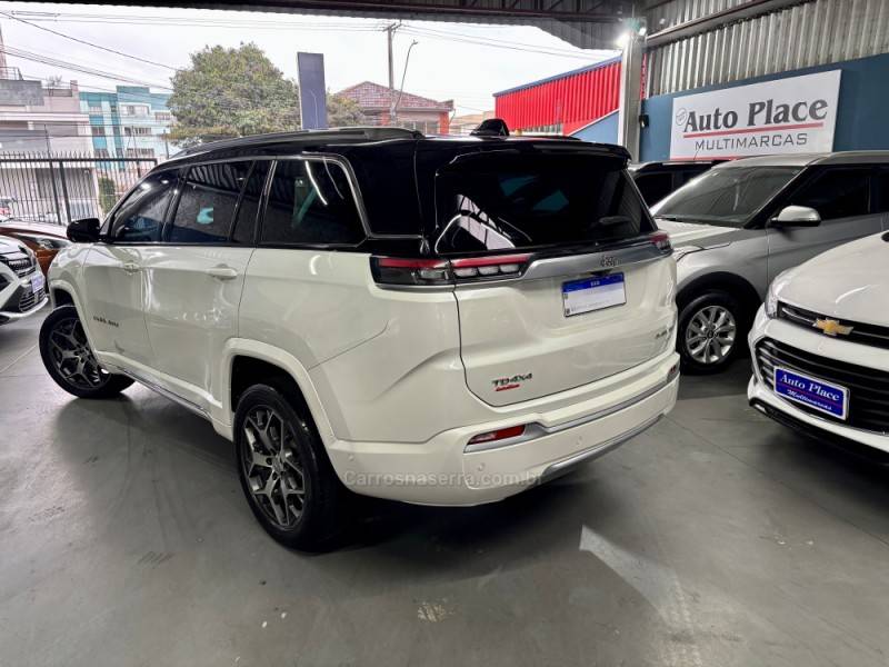 JEEP - COMMANDER - 2022/2022 - Branca - R$ 185.900,00
