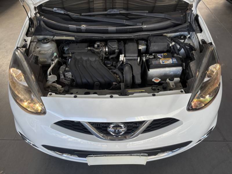 NISSAN - MARCH - 2015/2016 - Branca - R$ 40.000,00