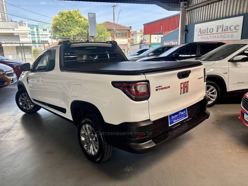 FIAT - STRADA - 2021/2022 - Branca - R$ 81.900,00