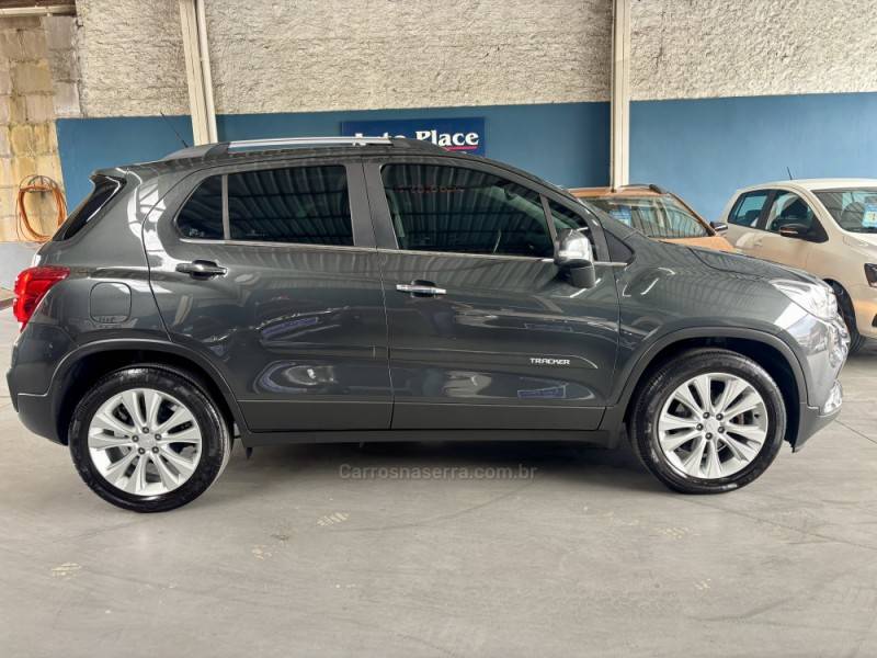 CHEVROLET - TRACKER - 2018/2019 - Cinza - R$ 90.900,00