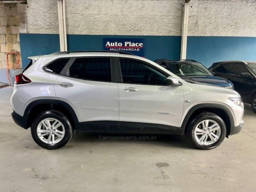 CHEVROLET - TRACKER - 2022/2023 - Prata - R$ 109.900,00