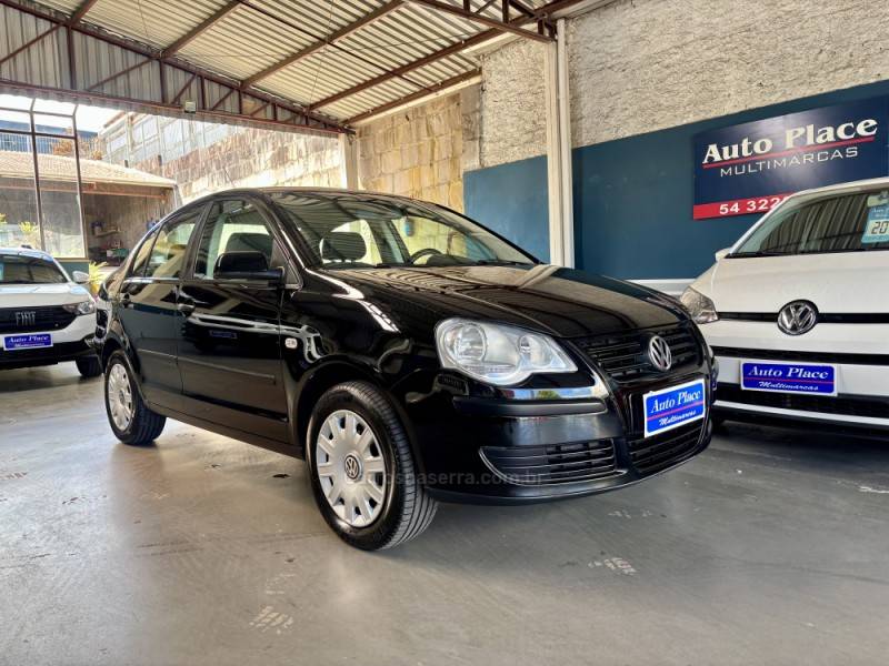 VOLKSWAGEN - POLO SEDAN - 2007/2008 - Preta - R$ 33.900,00