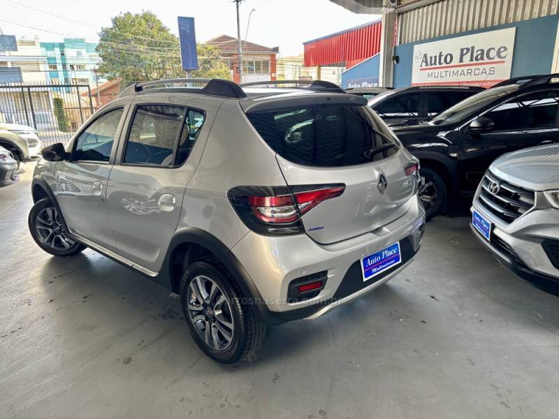 RENAULT - SANDERO - 2021/2022 - Prata - Sob Consulta