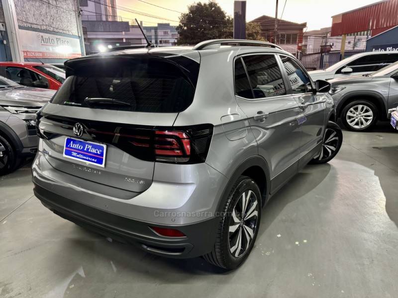 VOLKSWAGEN - T-CROSS - 2023/2024 - Prata - R$ 118.900,00